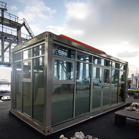 Maison conteneur modulaire préfabriquée en acier de 20 pieds Parc autonome Glamping Logement de revenu Miroirs en verre Cabines Villas