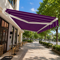 Auvent pliant électrique en aluminium avec voile en acrylique et bras articulés, design moderne et luxueux pour terrasse et balcon extérieurs