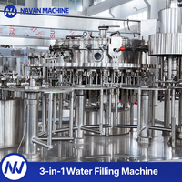 Navan Automatische Hoge-Snelheid 3-in-1 Multifunctionele Waterafvul- en Etiketteermachine 16000-17000 BPH Hoge-Precisie Uniforme Vultechnologie