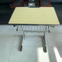 Ensemble de mobilier scolaire en panneaux de bois en gros : bureau et chaise pour étudiants, design moderne, idéal pour l'étude en classe et la formation éducative