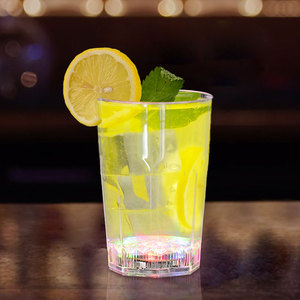 Nhấp nháy rõ ràng LED cup Glow Whisky kính ly cho Giáng sinh trang trí nhà Câu lạc bộ sử dụng dành cho người lớn trẻ em Nguồn cung cấp bên kỳ nghỉ Quà Tặng - Product Image 5