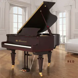 Piano de cauda de bebê antigo bonito com estilo mecânico de banco luxuoso para decoração de casa