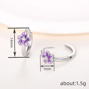 Orecchini a Cerchio con Fiore in Oro Bianco e Diamante Taglio Brillante Rotondo, Montatura a Griffe, Argento 925, per Uso Quotidiano Femminile - Product Image 5