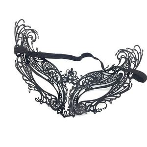 Masque de mascarade fantaisie en métal noir avec <span class=keywords><strong>strass</strong></span> pour homme et femme, idéal pour Halloween, mariages et soirées mystérieuses - Product Image 3