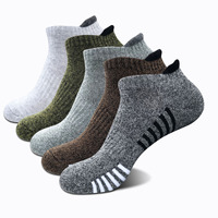 Vente en gros OEM Chaussettes unisexes respirantes de qualité avec logo personnalisé sublimation Course à pied Chaussettes de camping Chaussettes de sport pour hommes