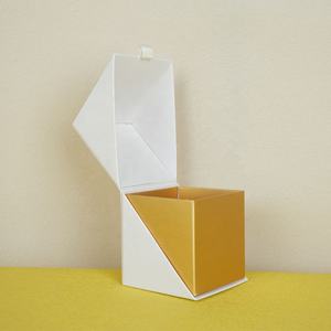 Boîte d'emballage de luxe personnalisée pour chocolats, boîte à chocolats en carton rigide à 2 couches en forme de <span class=keywords><strong>livre</strong></span> avec fermeture magnétique - Product Image 1