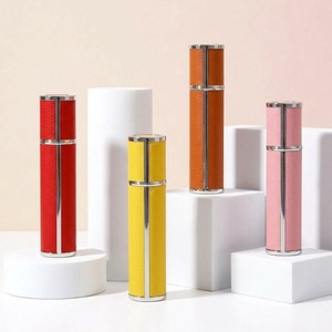 Atomiseur de parfum en cuir sans capuchon, rechargeable, 5ml 10ml, flacon vaporisateur miniature portable de voyage en verre, sérigraphie - Product Image 5