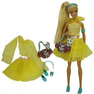 Details about   Muneca Barbie Inmenso Lote de Accesorios de ropa vestido fiesta vestido 36 PCS