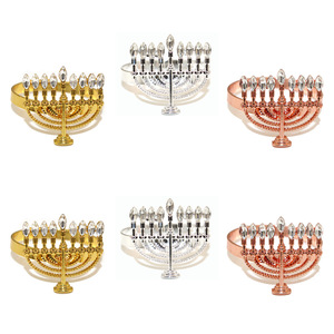 Nouveau design juif Hanukkah rond <span class=keywords><strong>de</strong></span> <span class=keywords><strong>serviette</strong></span> alliage strass Diamante Menorah bougie rond <span class=keywords><strong>de</strong></span> <span class=keywords><strong>serviette</strong></span> pour la décoration <span class=keywords><strong>de</strong></span> <span class=keywords><strong>table</strong></span> - Product Image 1