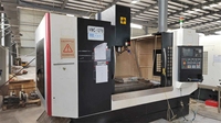 Vis autotaraudeuses en acier à tête cylindrique avec roulement à billes pour montage de caméra espion sur cloisons sèches