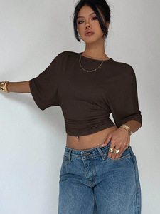 T-shirt corta aderente con top corto a tinta unita e maniche a tre quarti in stile europeo o americano - Product Image 2