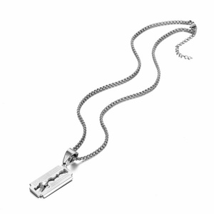 Collier en acier inoxydable avec pendentif lame de rasoir et croix gravée, style punk rock cool pour hommes, bijoux argentés - Product Image 3