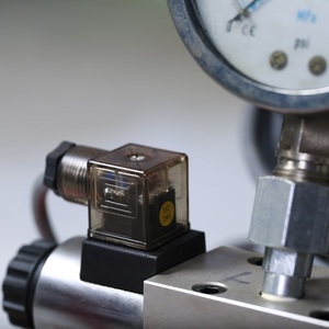 Pompe à essence Torc <span class=keywords><strong>Stark</strong></span> PHG pour outils pneumatiques et hydrauliques, 700 bars, 2 étages, avec moteur, en acier inoxydable, 40L - Product Image 3