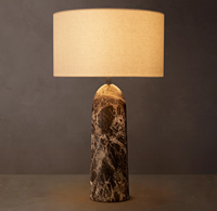 Lampe de table en marbre Emperador naturel de style transitionnel, abat-jour en lin neutre pour chambre à coucher, hôtel, villa, console