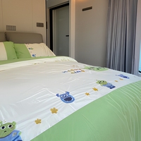 Maison préfabriquée moderne en conteneur, mini-maison capsule spatiale avec balcon