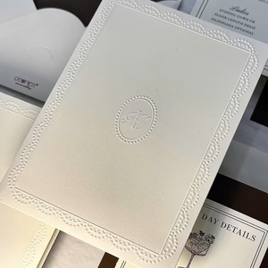 Impresión en Vainilla, Impresión Digital en Papel Offset con Relieve 3D Personalizado, Cartulina en Relieve, Invitación en Folio, Logotipo Personalizado - Product Image 3