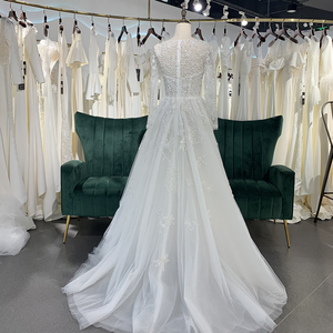 Robe de mariée musulmane moderne et élégante LSSG070, en dentelle, à manches longues, traîne chapelle, broderies, appliques en cristal, coupe A-line - Product Image 3