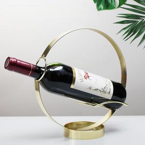 Decoración Royal Wine Bottle Stand Rose Gold Heart Shape Tabletop Bottle Stand Metal Royal Whisky Bottle Holder - Product Image 3