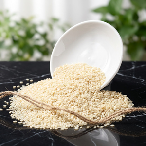 Graines de sésame blanches naturelles, fraîchement transformées, approvisionnement en vrac pour les supermarchés, les boutiques en ligne et les usines alimentaires - Product Image 1