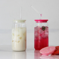 Verres à bière en forme de canette de 16oz et 18oz gobelet en verre à haute teneur en borosilicate avec couvercles colorés et paille pour boire du cola à froid