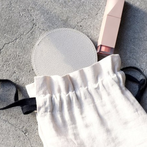Manufacturer supplies leather makeup <b>mirrors</b>, portable round makeup <b>mirrors</b>, solid color <b>small</b> <b>mirrors</b>, logo can be added. - Product Image 3