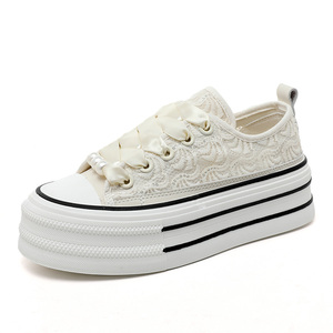 Chaussures plates décontractées LYKU 2026 pour femmes, à lacets, antidérapantes, printemps-été-automne, pour la marche en extérieur, design polyvalent, ajourées et respirantes - Product Image 6