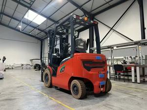 Chariot élévateur électrique de marque chinoise HELI CPD25G de 2,5 tonnes, alimenté au lithium, zéro émission, pour la manutention des matériaux en usine - Product Image 2