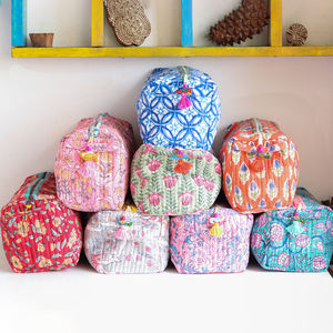 Bolsa de Cosméticos de Viaje para <span class=keywords><strong>Mujer</strong></span>, de Algodón, Personalizada, Hecha a Mano, con Monograma, Acolchada, con Diseño Floral - Product Image 1