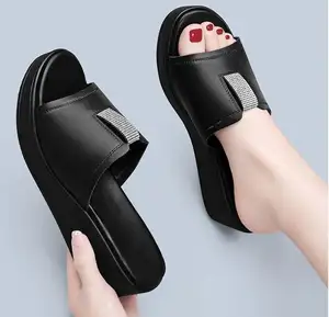 Kadınlar için moda Sandal kama kaydırıcılar terlik yaz açık plaj elmas kama düz sandalet terlik bayanlar