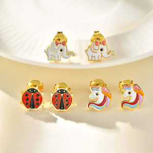 Boucles d'oreilles clous licorne animales tendance en acier inoxydable 316L plaqué or PVD 14k 18k, style coréen, vente en gros pour femmes - Product Image 1