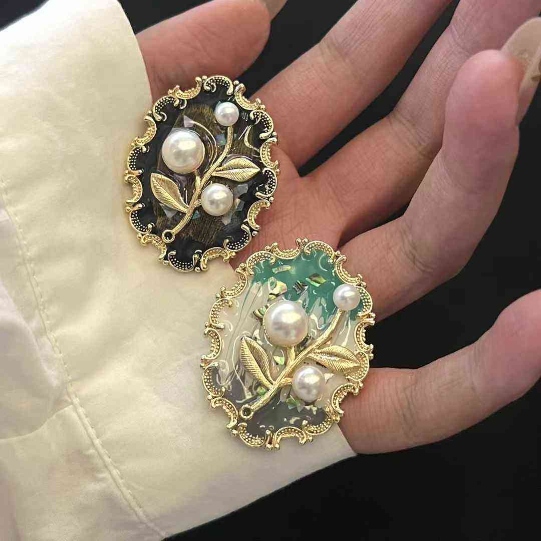 High Quality Chinese Palace Style Brooch Freshwater Pearl Inlaid