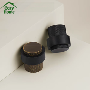 Fermaporta Rotondo in Ottone Massiccio Anticato, Protezione Murale Antiscivolo con Paracolpi in Gomma - Product Image 1
