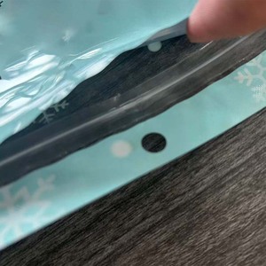 Sacs à fermeture éclair Yin-Yang personnalisés (moitié transparent/moitié opaque), pochettes refermables en aluminium avec trou <span class=keywords><strong>de</strong></span> suspension - Product Image 4