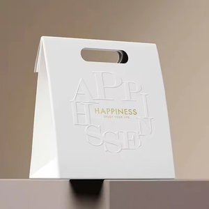 Sacchetto Regalo in Cartone Bianco con Chiusura a Fiocco in Carta Kraft Riciclata e Logo per Caramelle e Oggetti da Viaggio - Product Image 1