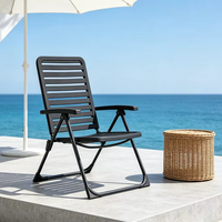 Chaise pliante d'extérieur légère en plastique, conception à double pliage, avec bande métallique durable résistante à la corrosion, pour jardin, vente en gros