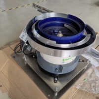 Fournisseurs de mangeoires de bol de vibration chinois en plastique fabriqués à la main