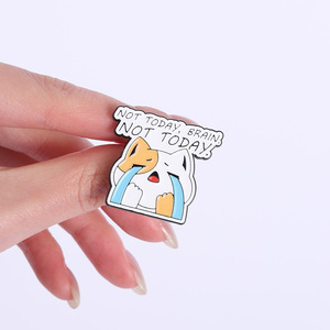 Al por mayor, Set de pines de solapa de esmalte suave con meme divertido de gato 'Brain Goes on Strike' y distintivo con la cita 'Not Today Brain' - Product Image 4