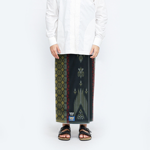 Jacquard Premium Sarong para adultos Classic Gold Motif C45 DKA Negro Amarillo Indonesio Hombres Sarong de Asia Pacífico - Product Image 1