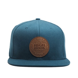หมวกแก๊ป Snapback แบบขายส่ง OEM 6 แผง 100% โพลีเอสเตอร์ แต่งหนังปักโลโก้สไตล์ฮิปฮอป - Product Image 1