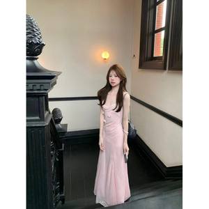 Vestido Largo de Gasa Rosa con Tirantes Finos y Estampado Floral, Cintura Natural, Corte Regular, Ideal para Fiestas y Celebraciones - Product Image 2