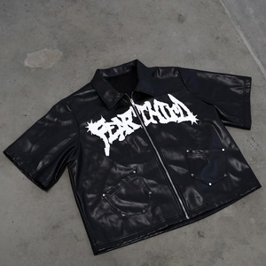Design personalizzato di alta qualità da uomo in <span class=keywords><strong>pelle</strong></span> sintetica <span class=keywords><strong>giacca</strong></span> con Zip ricamata toppa manica corta tascabile in finta <span class=keywords><strong>pelle</strong></span> con cerniera - Product Image 1