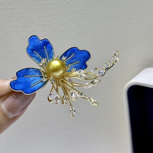 Autumn Winter Hot Selling Nanyang Gold Pearl Breast <b>Flower</b> Luxury High-End Chest Decoration Blue <b>Flower</b> <b>Light</b> Fashion Brooches - Product Image 1
