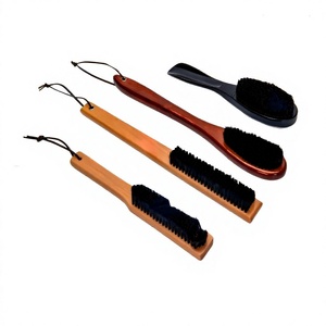 Eco-Friendly Wooden Handle Shoe & Clothing Dust-Removal Brush Antistatic Bristle 150G Hanging Cleaning Tool