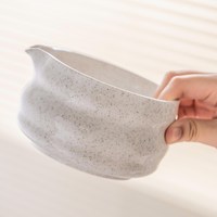 Ensemble de bols Matcha-Céramique blanc cassé mouchetée avec design arrondi texturé, kit complet pour thé Matcha lisse