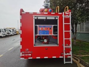 Camión de Bomberos DongFeng 4x2 con Espuma, Vehículo Contra Incendios con 5000L de Agua y Espuma - Product Image 2
