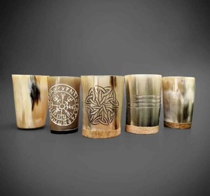 Verre à boire en corne de buffle de qualité supérieure, fait main, style rustique, pour eau, bière, jus et cadeaux, disponible à la vente - Product Image 3
