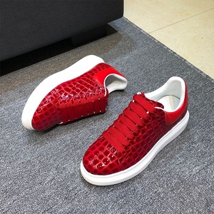 Chaussures de luxe haut de gamme pour femmes, baskets Mqqueen respirantes, baskets tendance personnalisées, chaussures de course de marque célèbre pour hommes - Product Image 1