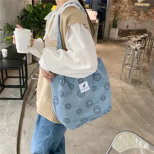 2024 özel Logo kadife kumaş alışveriş çantaları gülümseme yüz kadife omuz çantaları güçlü kapasiteli kadife alışveriş taşıma çantası