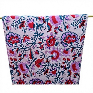 Tela de Algodón Puro Estampada a Mano con Diseño Sanganeri para Kurtis, Vestidos y Manualidades - Product Image 1