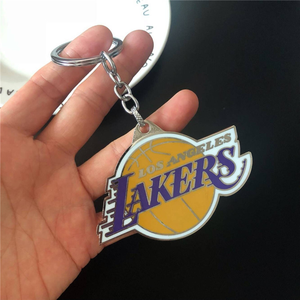 Llaveros de metal de baloncesto de entrega directa de alta calidad Colección Brave Bulls y colgantes conmemorativos - Product Image 5